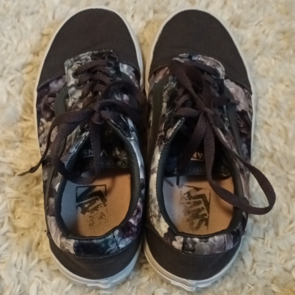 Vans - Picture 6 of 7